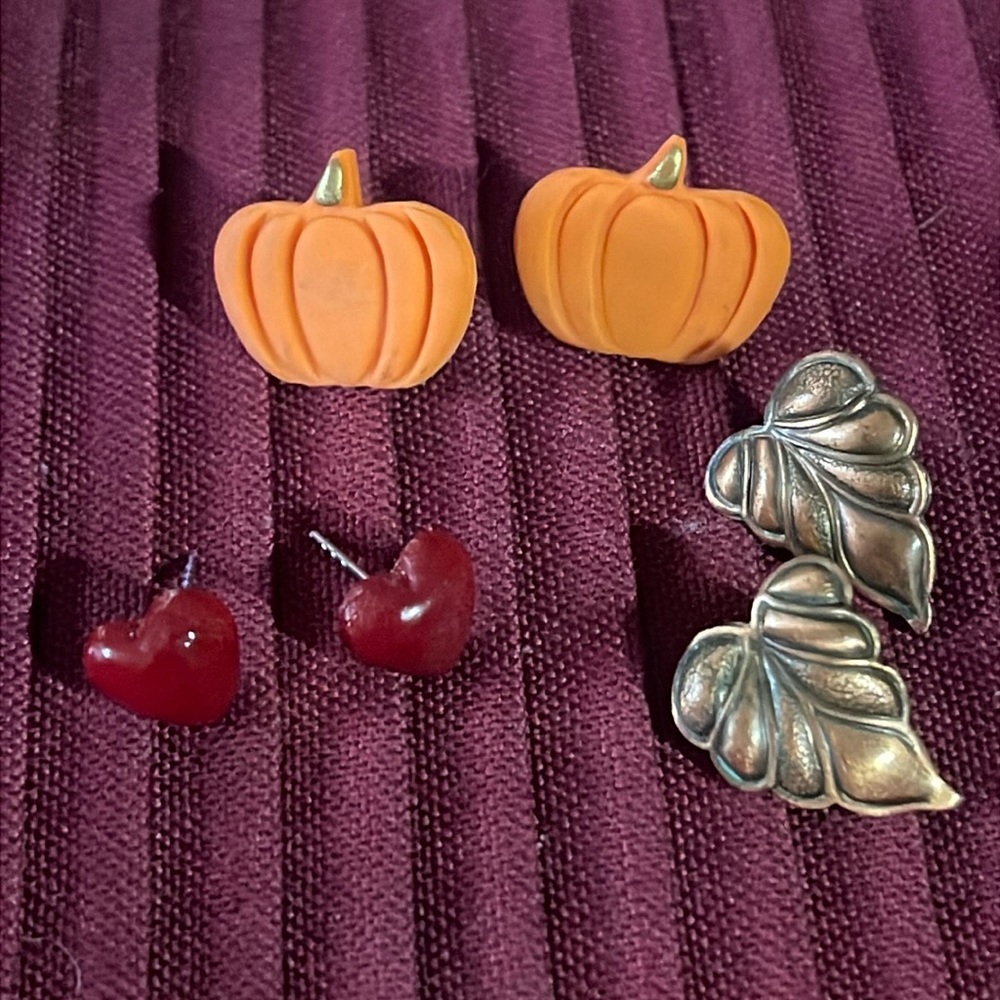 Vtg Holiday Stud Earring Lot (3) +1 Extra (pierced)